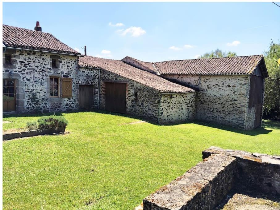 Vila La Longere Du Plessis Mornay, 30 Min Du Puy Du Fo, Wifi, Parking, Jardin La Foret-sur-Sevre Exteriér fotografie